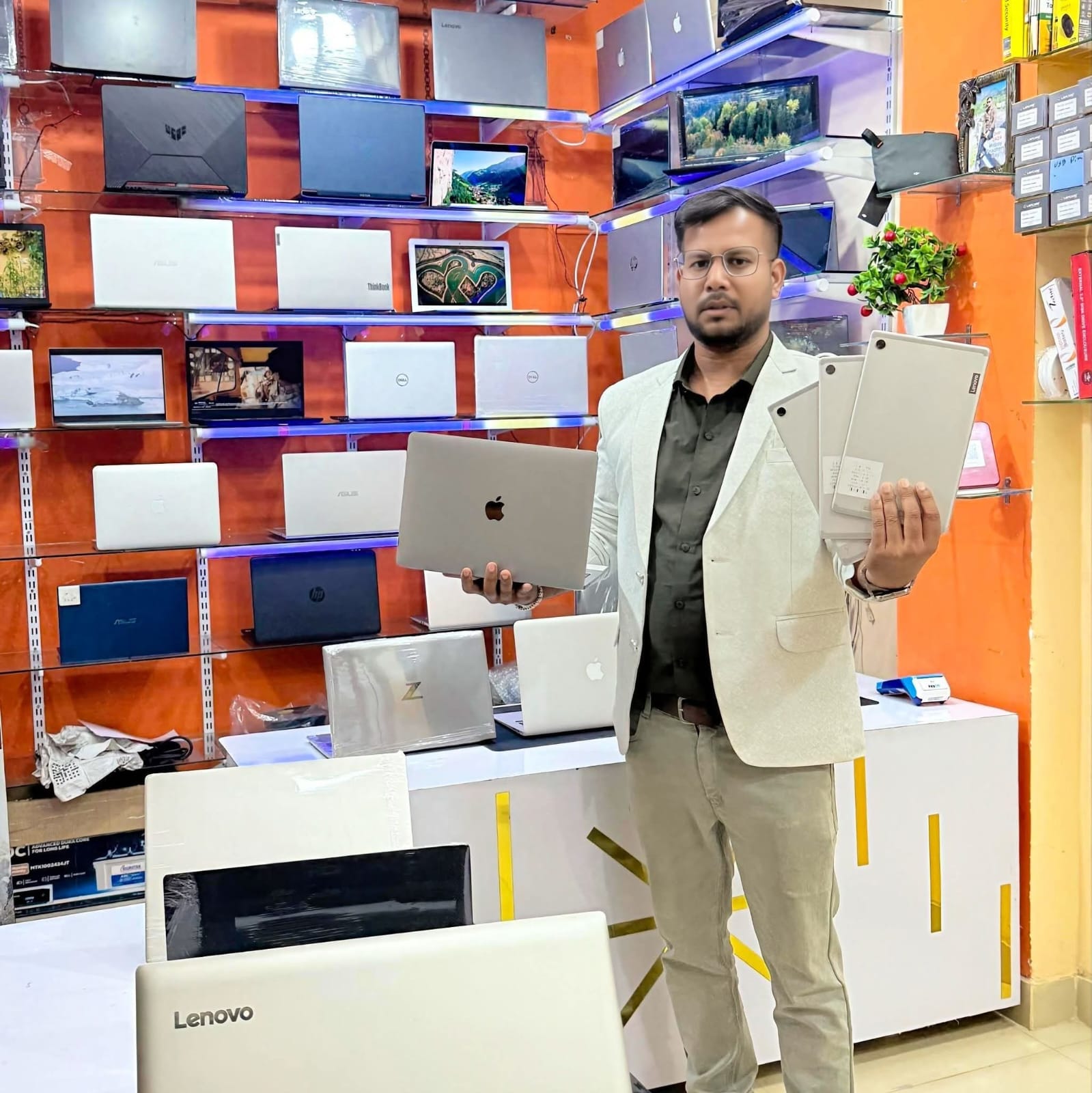 Showroom & Specialists
